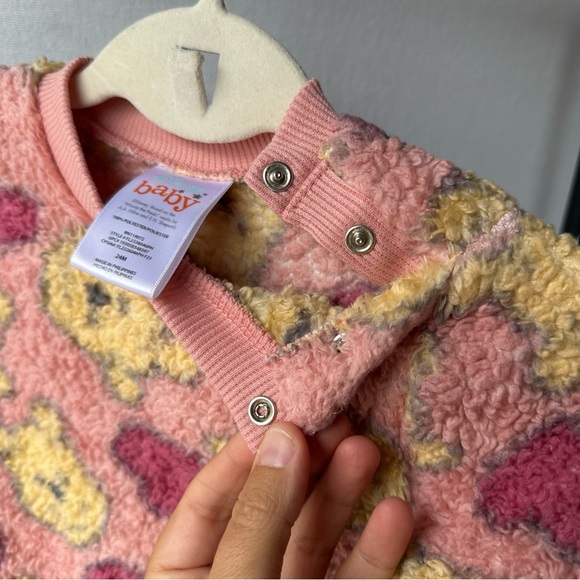 Disney Baby Pink Sherpa Pooh Bear Sweater Crewneck / Size 24 Mons - Picture 4 of 4